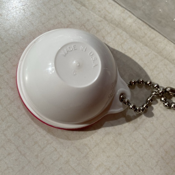 Vintage mini Tupperware Mega That’s A Bowl keychain new in pkg - Picture 3 of 4